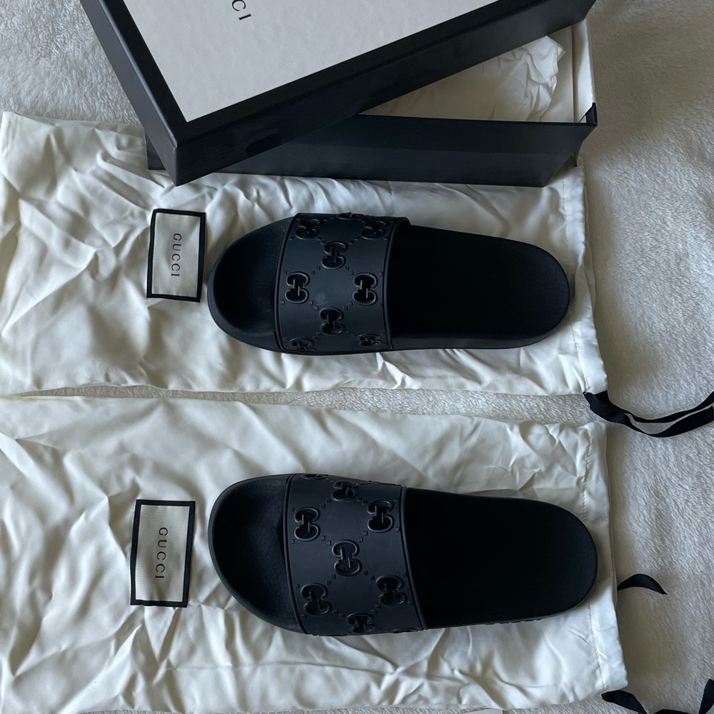 Women’s Gucci Rubber GG Slide Sandals 41